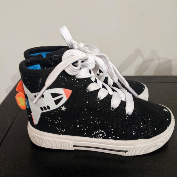 Toddler Boy's Hightop Sneakers - Picture 1 of 4